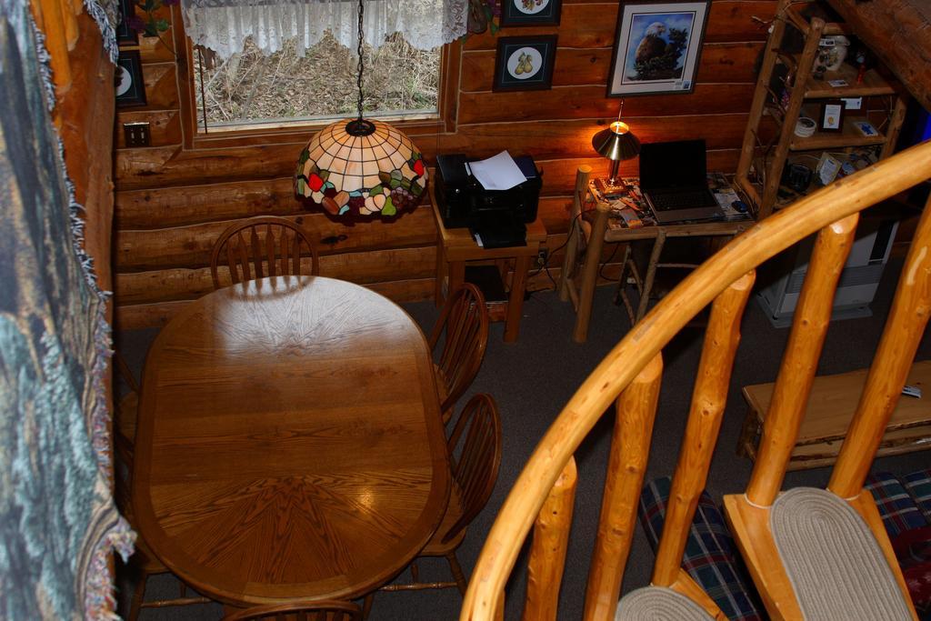 Anchor Point Wise Old Hunter Lodge חדר תמונה