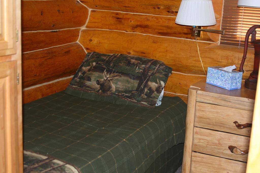 Anchor Point Wise Old Hunter Lodge חדר תמונה